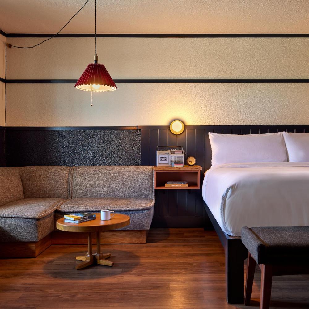 Junior Suite with 1 King Bed and Pool View interior